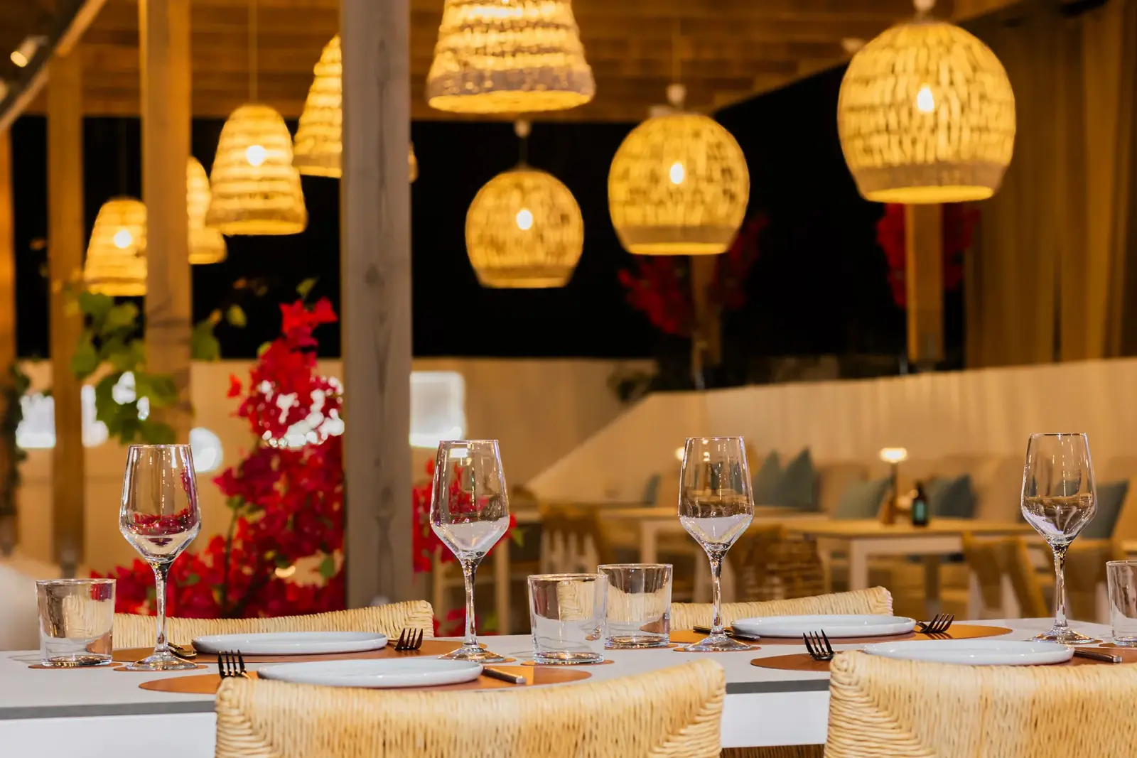 Roots - Restaurant & Bar